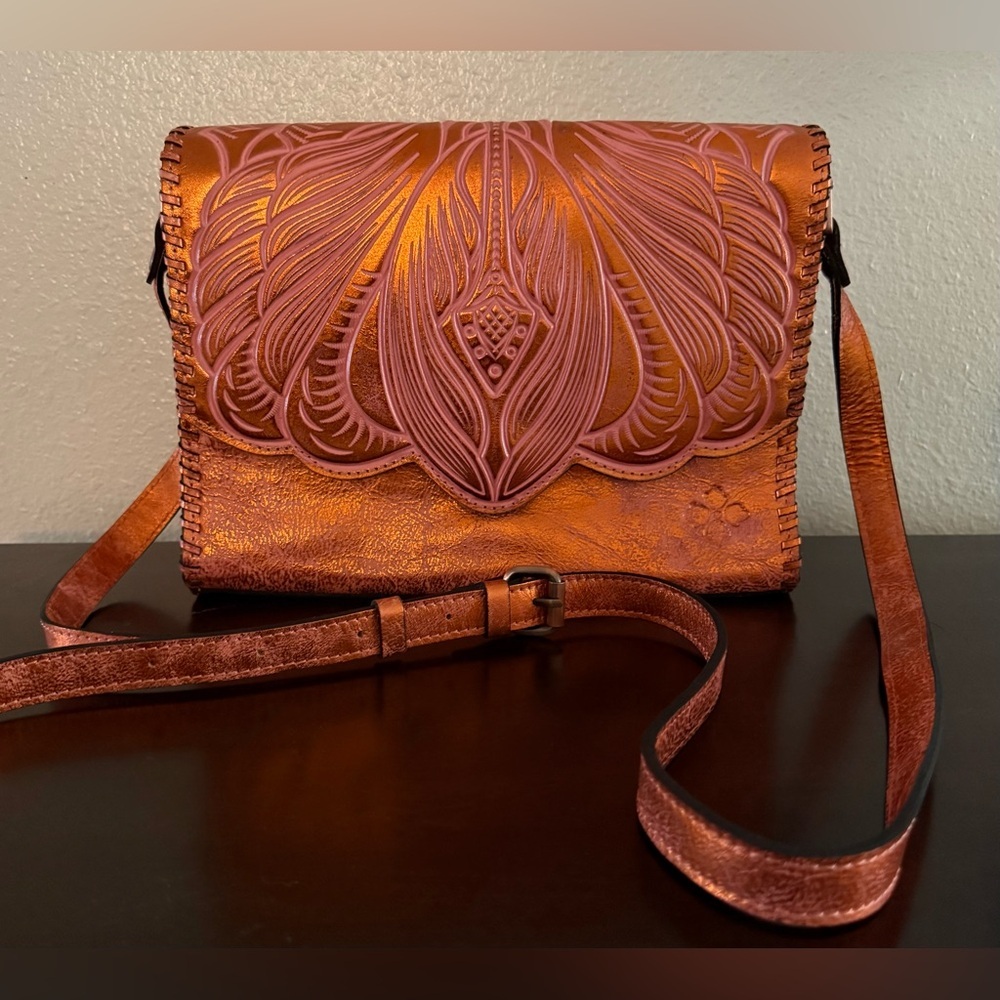 Patricia Nash Sarola Leather Crossbody Bag Burnt Coral Metallic Tooled Purse - Picture 2 of 10